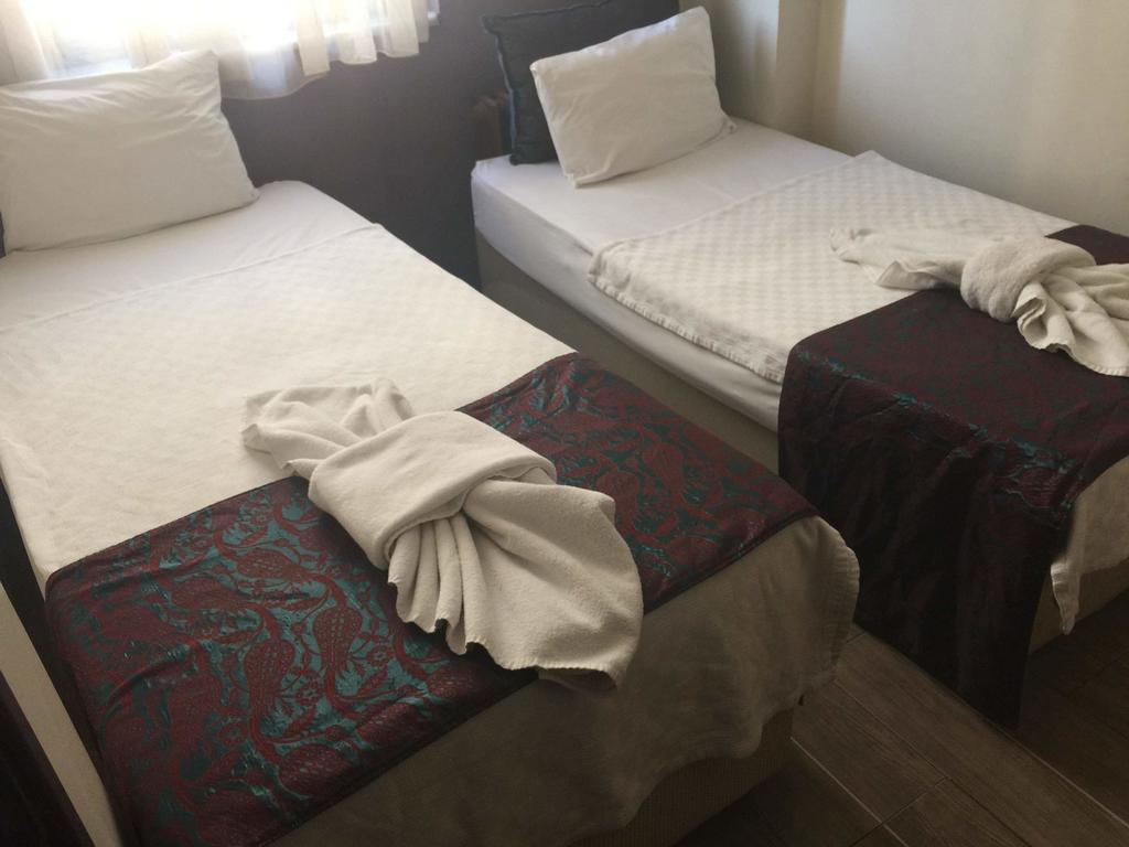 Esra Sultan Petrol Hotel Istanbul Ruang foto