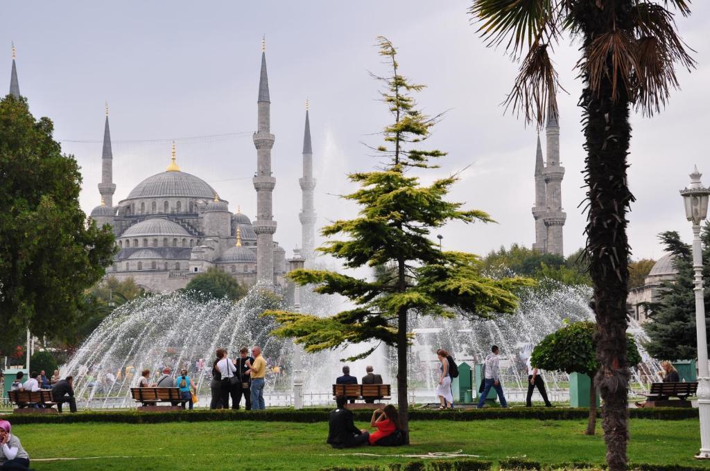 Esra Sultan Petrol Hotel Istanbul Bagian luar foto