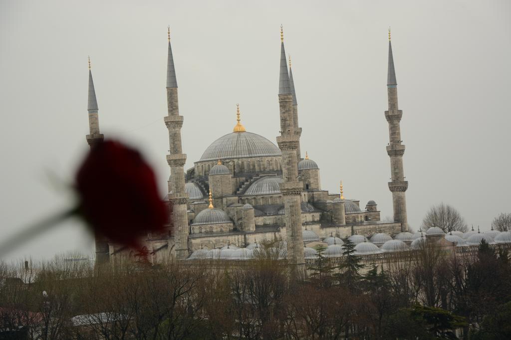 Esra Sultan Petrol Hotel Istanbul Bagian luar foto
