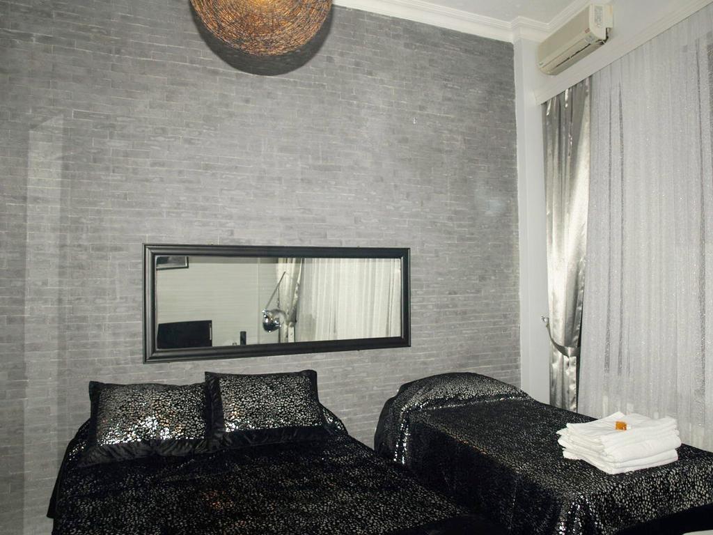 Esra Sultan Petrol Hotel Istanbul Bagian luar foto