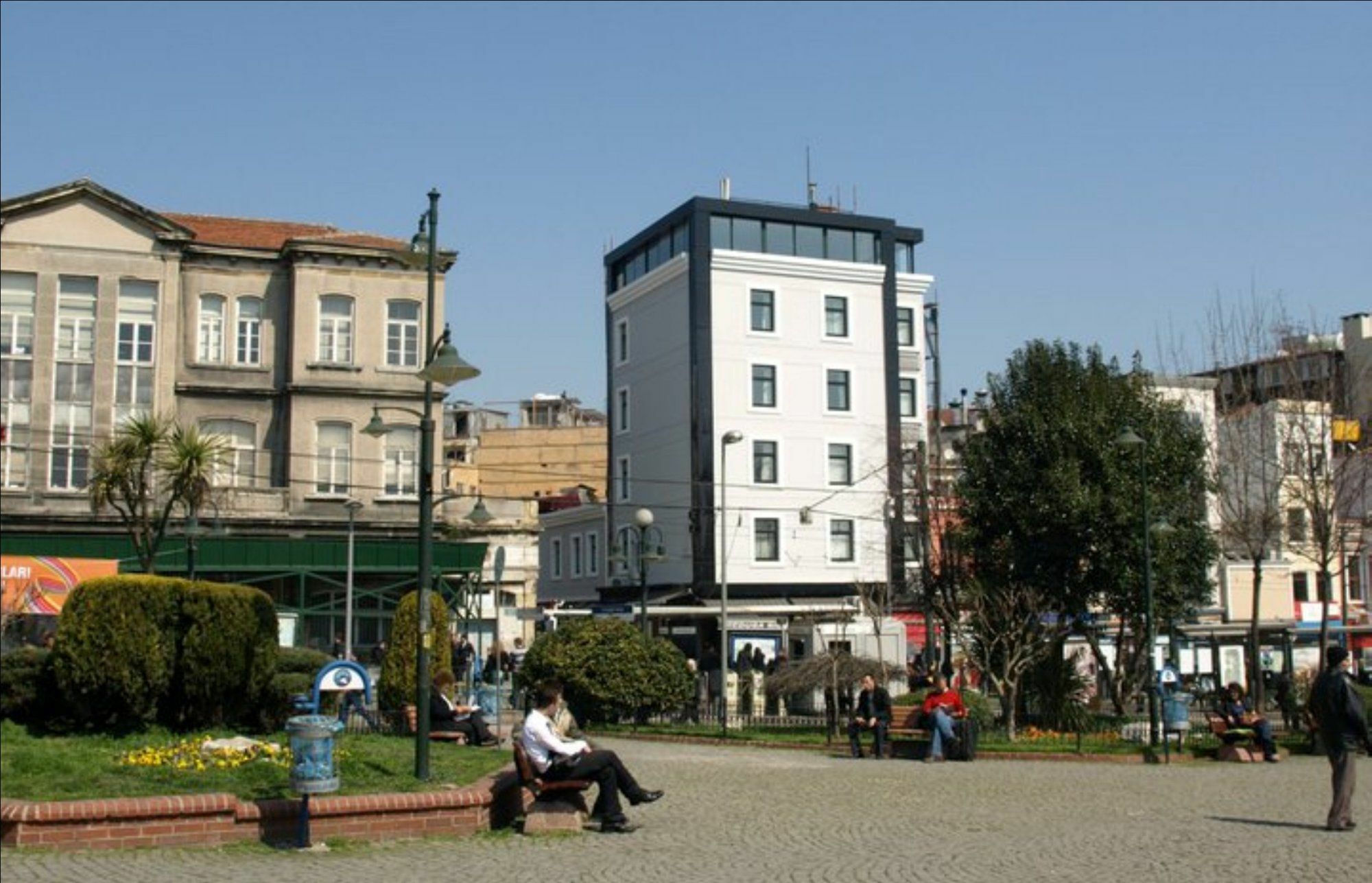 Esra Sultan Petrol Hotel Istanbul Bagian luar foto