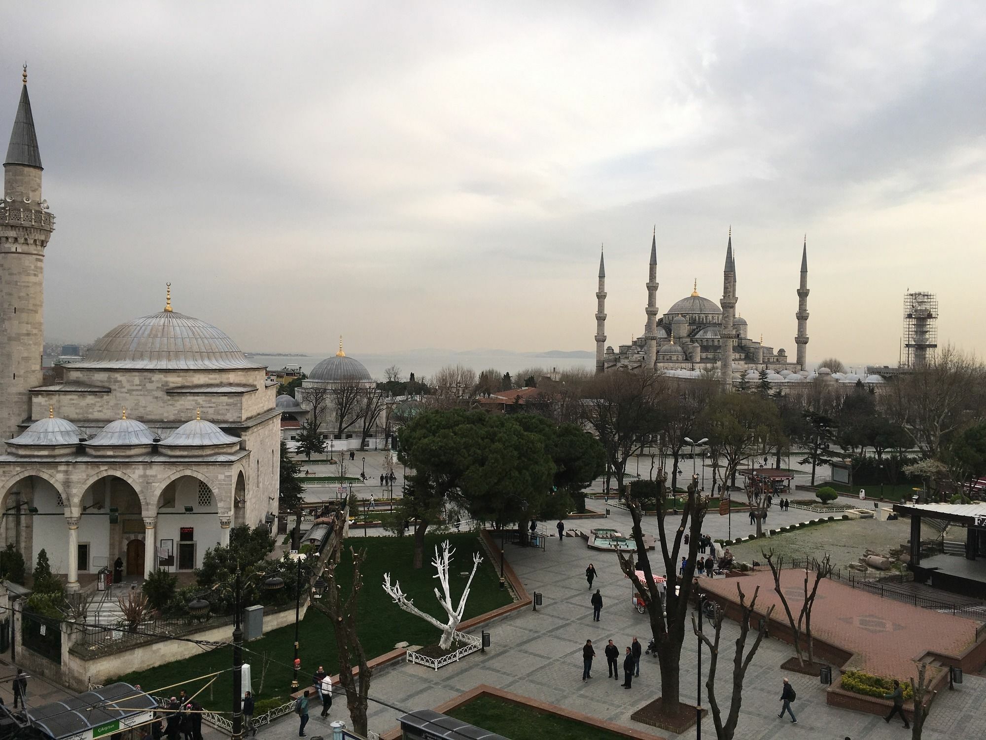 Esra Sultan Petrol Hotel Istanbul Bagian luar foto