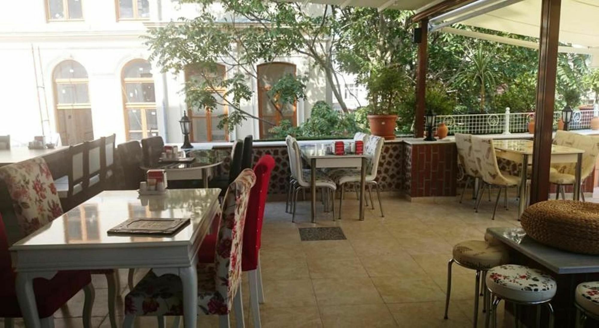 Esra Sultan Petrol Hotel Istanbul Bagian luar foto